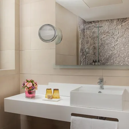 Otel Nh Centro Katanya