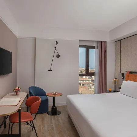 Otel Nh Centro Katanya