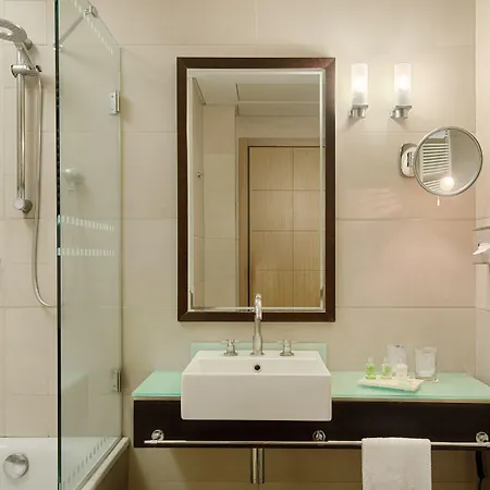 Otel Nh Centro 4*