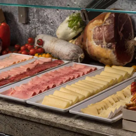 卡塔尼亚中心nh酒店 4*