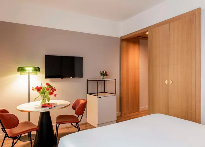 Hotel Nh Centro 4*