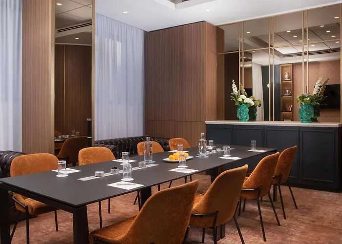 Nh Centro Otel Katanya